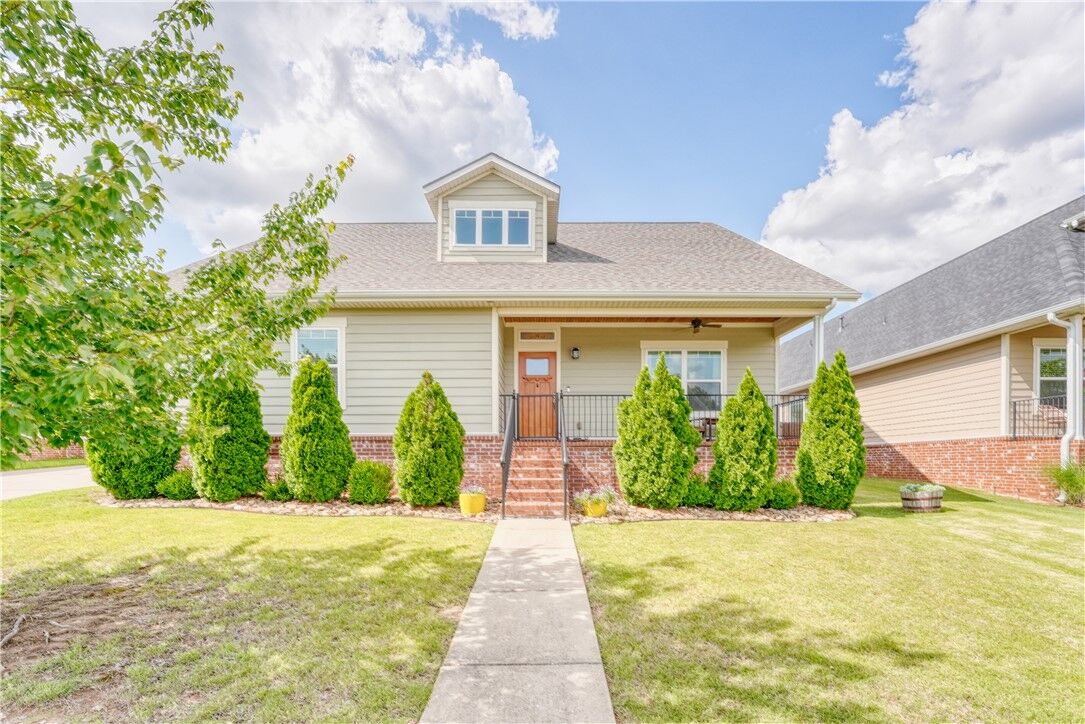 Property Photo:  5909 Redbud Street  AR 72758 