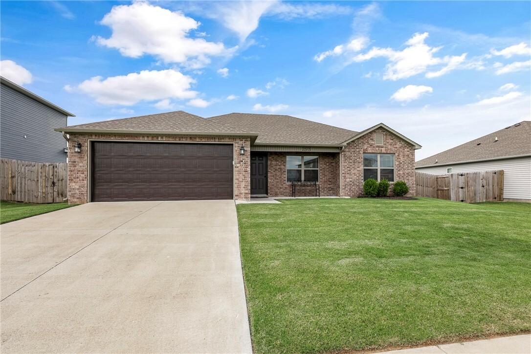 Property Photo: 2313 Pinewood Avenue AR 72745