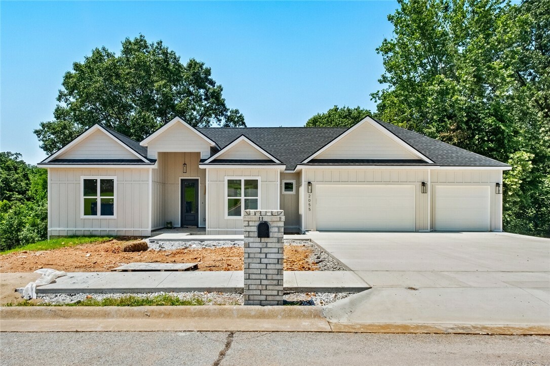 Property Photo: 2055 Collins Drive AR 72751