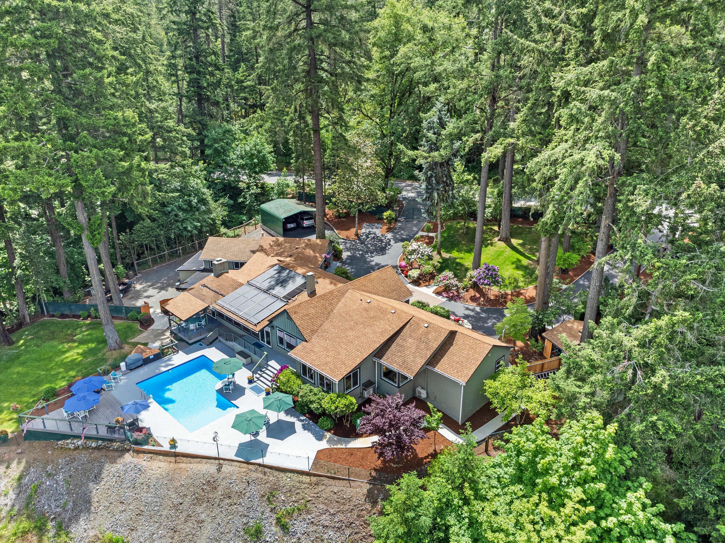 Property Photo: 4990 Rogue River Highway OR 97527