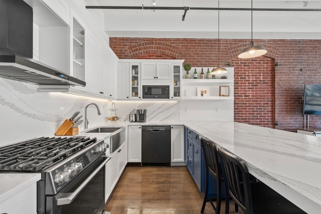 Property Photo: 21 Wormwood St 201 MA 02210
