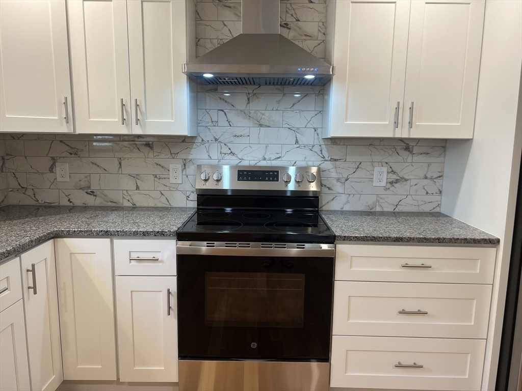 Property Photo:  79 Walnut Street 2  MA 02478 