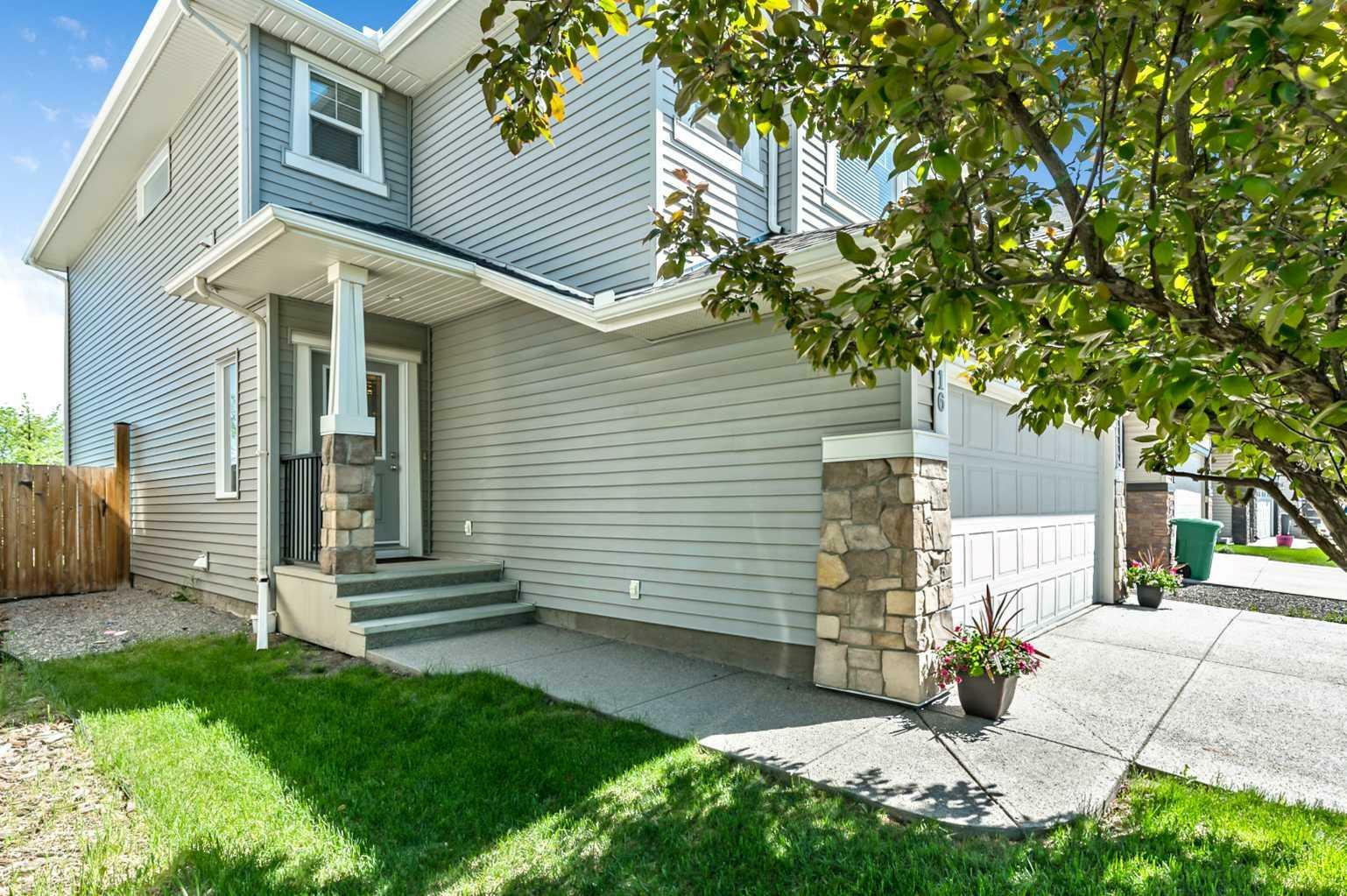Property Photo:  16 Drake Landing Row  AB T1S 0G9 