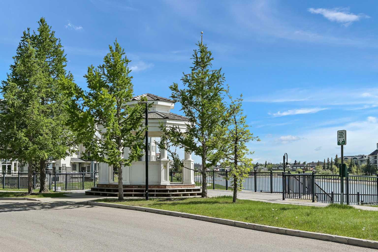 Property Photo: 10 Country Village Park NE 3404 AB T3K 0W5