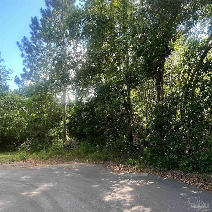 Property Photo:  2225 Northbury Ct  FL 32526 