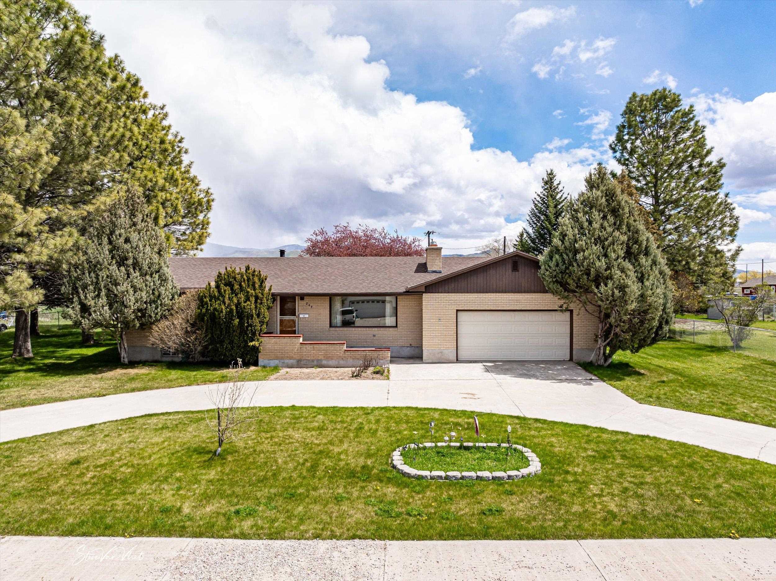 Property Photo: 244 S. 4th E. ID 83234