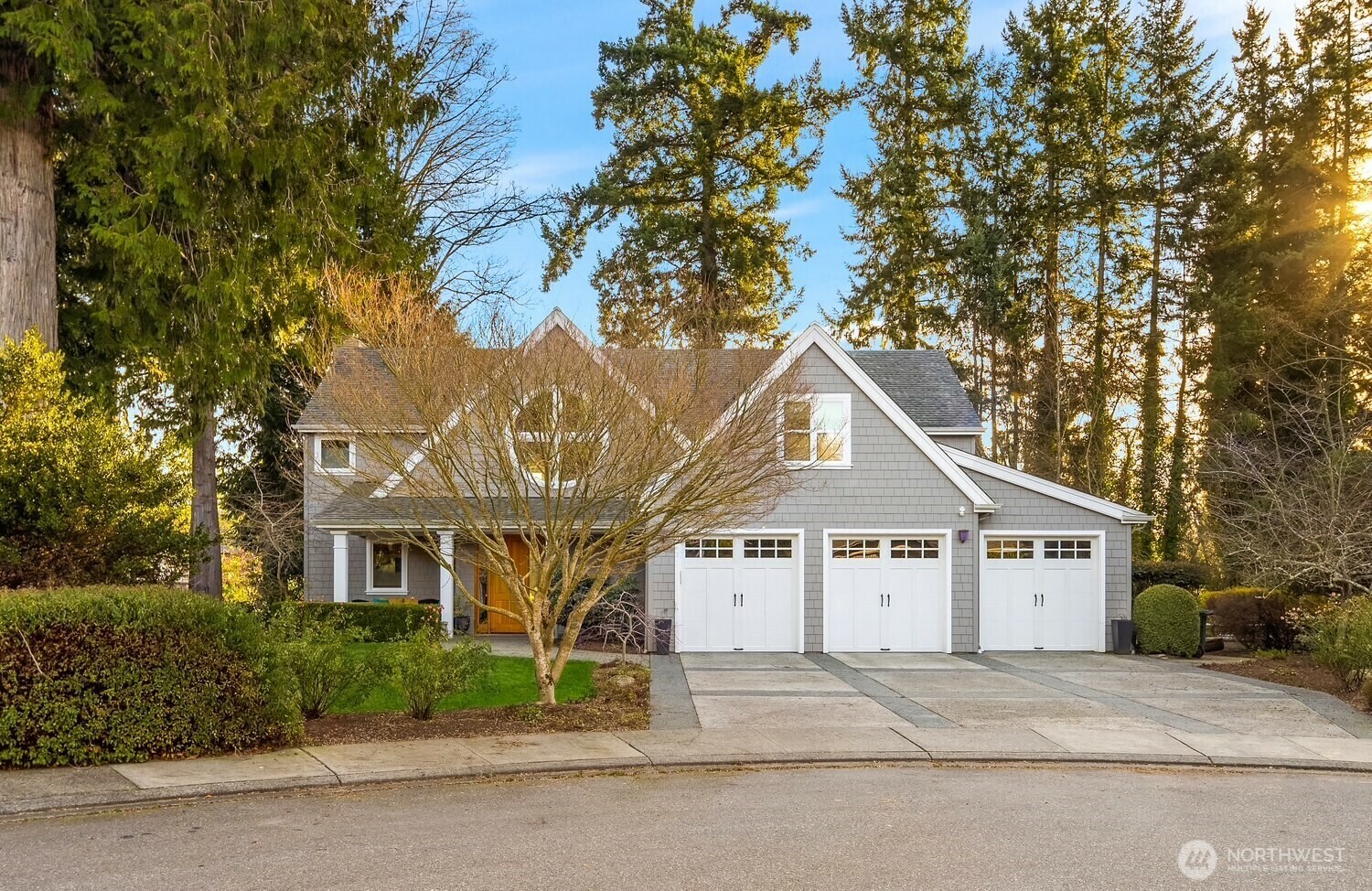 Property Photo: 1016 Alexander Place WA 98110