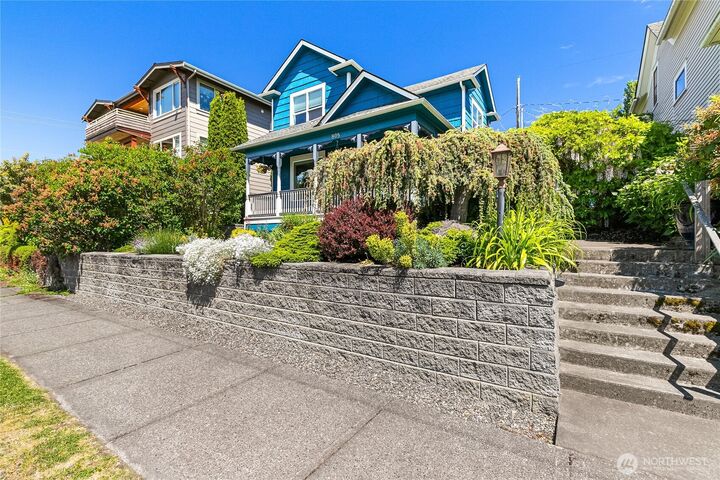 Property Photo:  805  11th Street  WA 98225 