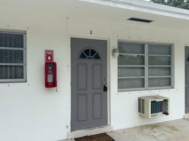 Property Photo: 932 S B Street 2 FL 33460
