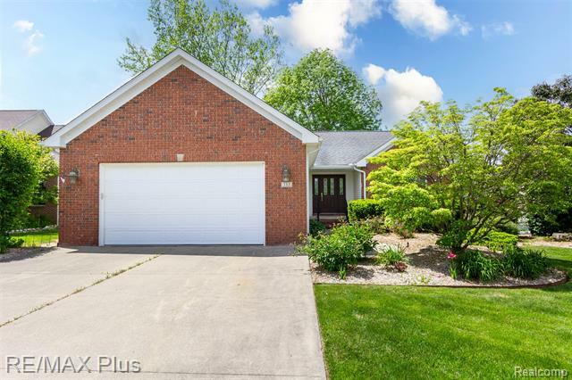 Property Photo: 353 Golfside Drive MI 48446