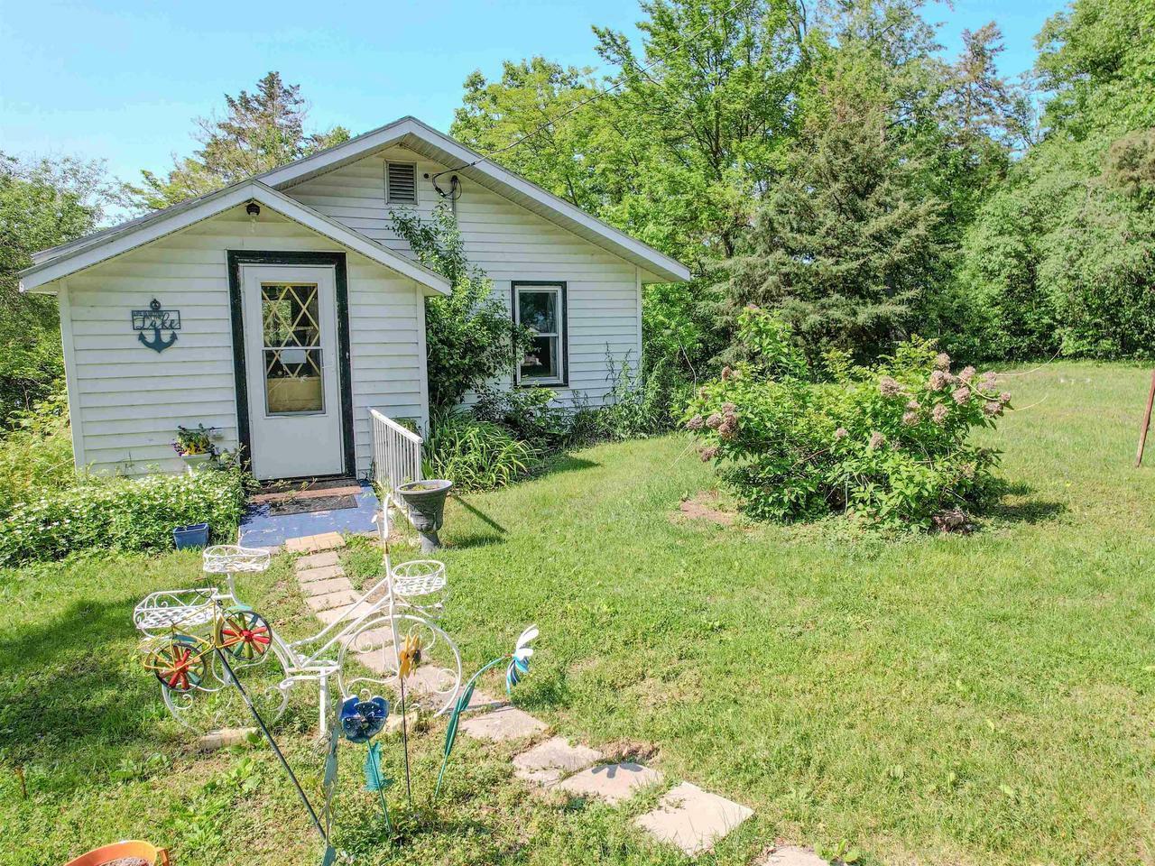 Property Photo: W6562 Barkers Road WI 53121