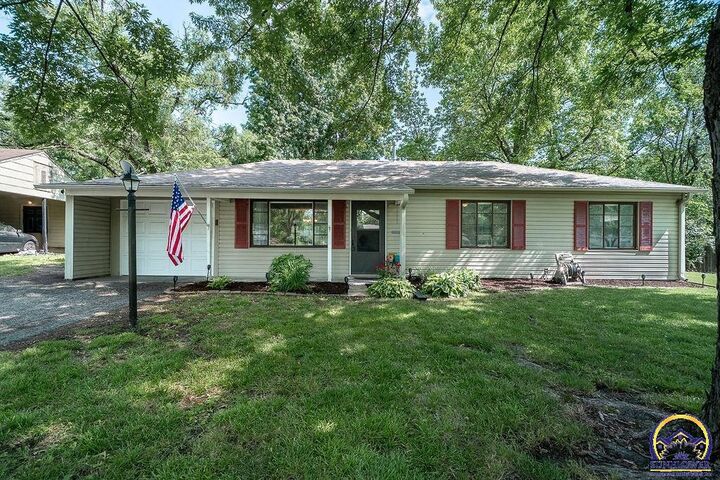 3532 SW Tara Ave  Topeka KS 66611 photo