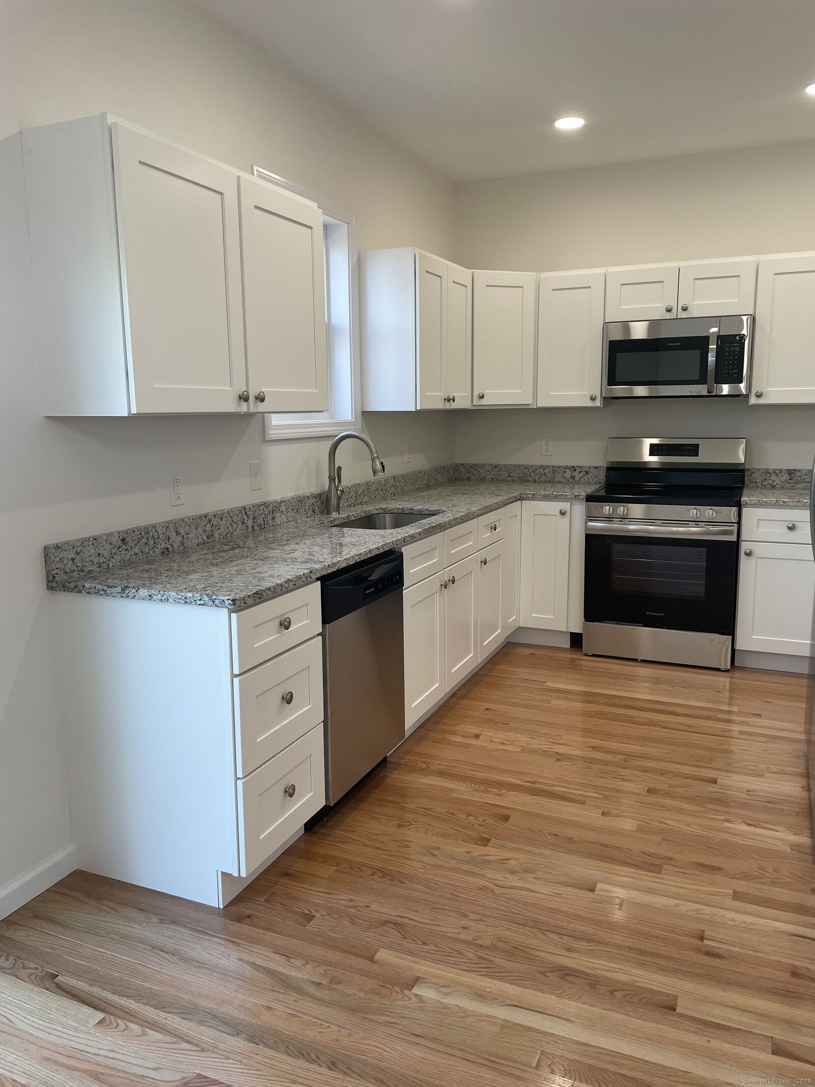 Property Photo:  455 Sherman Avenue 4  CT 06518 