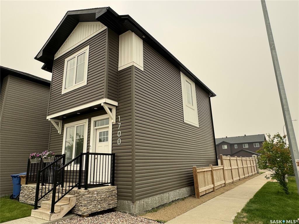 Property Photo: 1700 West Market Street SK S4Y 0G3