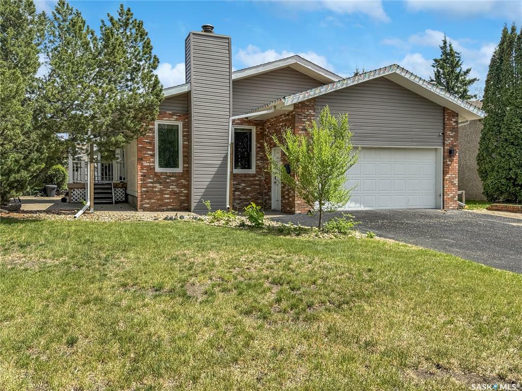 Property Photo:  10818 Meighen Crescent  SK S9A 3L3 