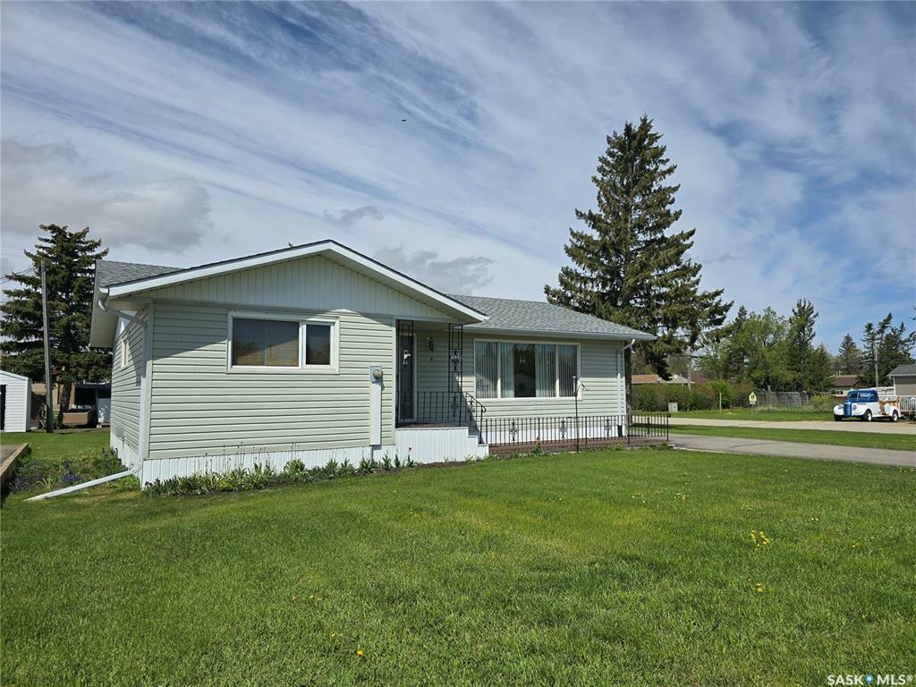 Property Photo: 1000 Desmond Street SK S0G 2B0