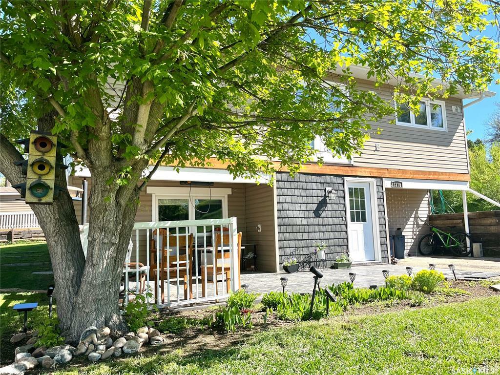 Property Photo: 1275 Sidney Street E SK S9H 1V1