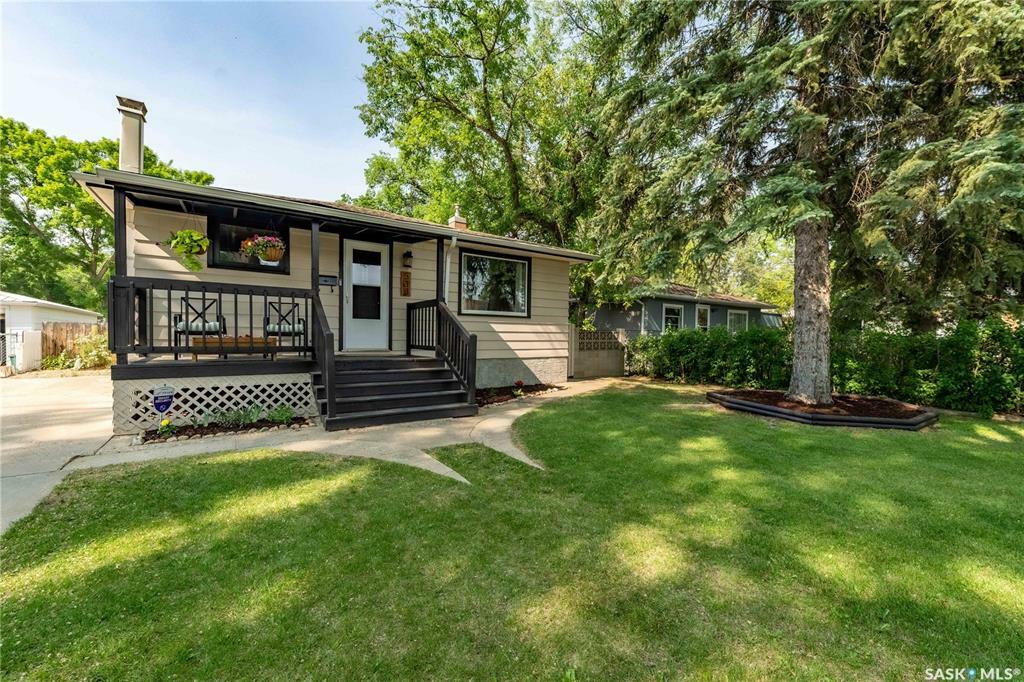 Property Photo: 538 Duffield Street W SK S6H 5H9