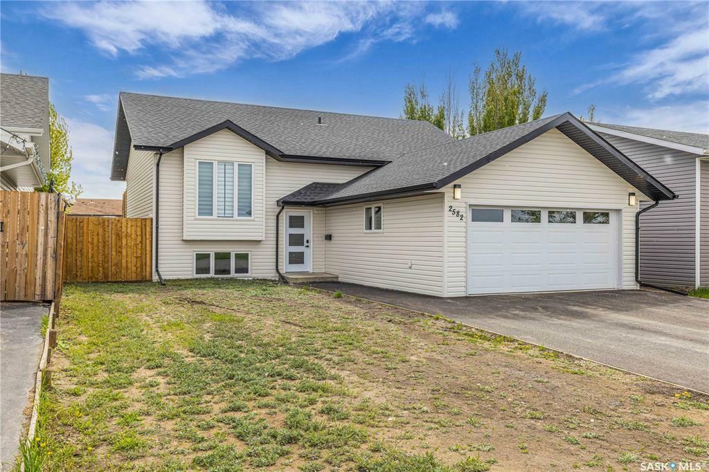 Property Photo: 2582 100th Street SK S9A 0Y2