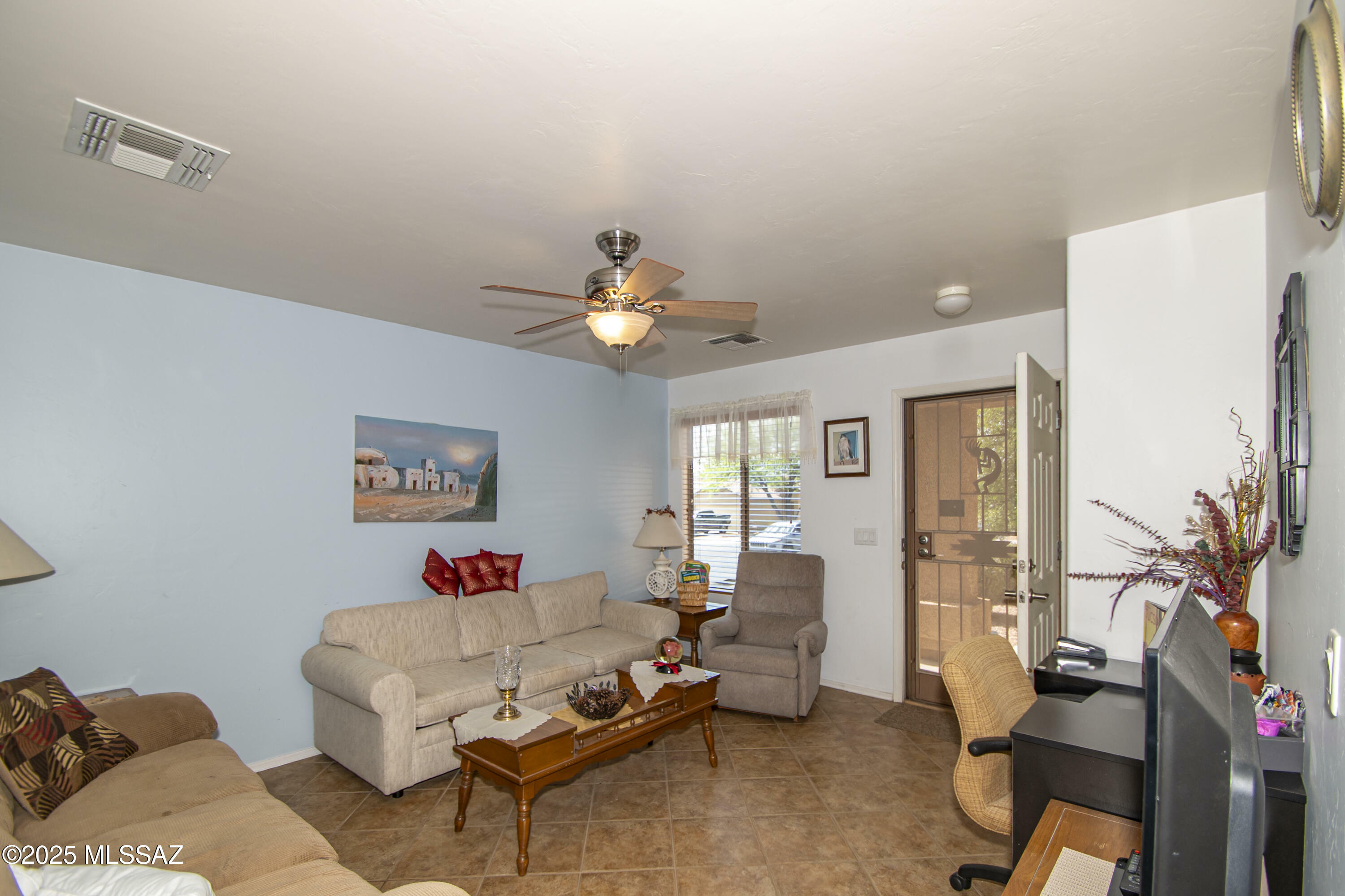Property Photo:  744 W Cholla Crest Drive  AZ 85614 