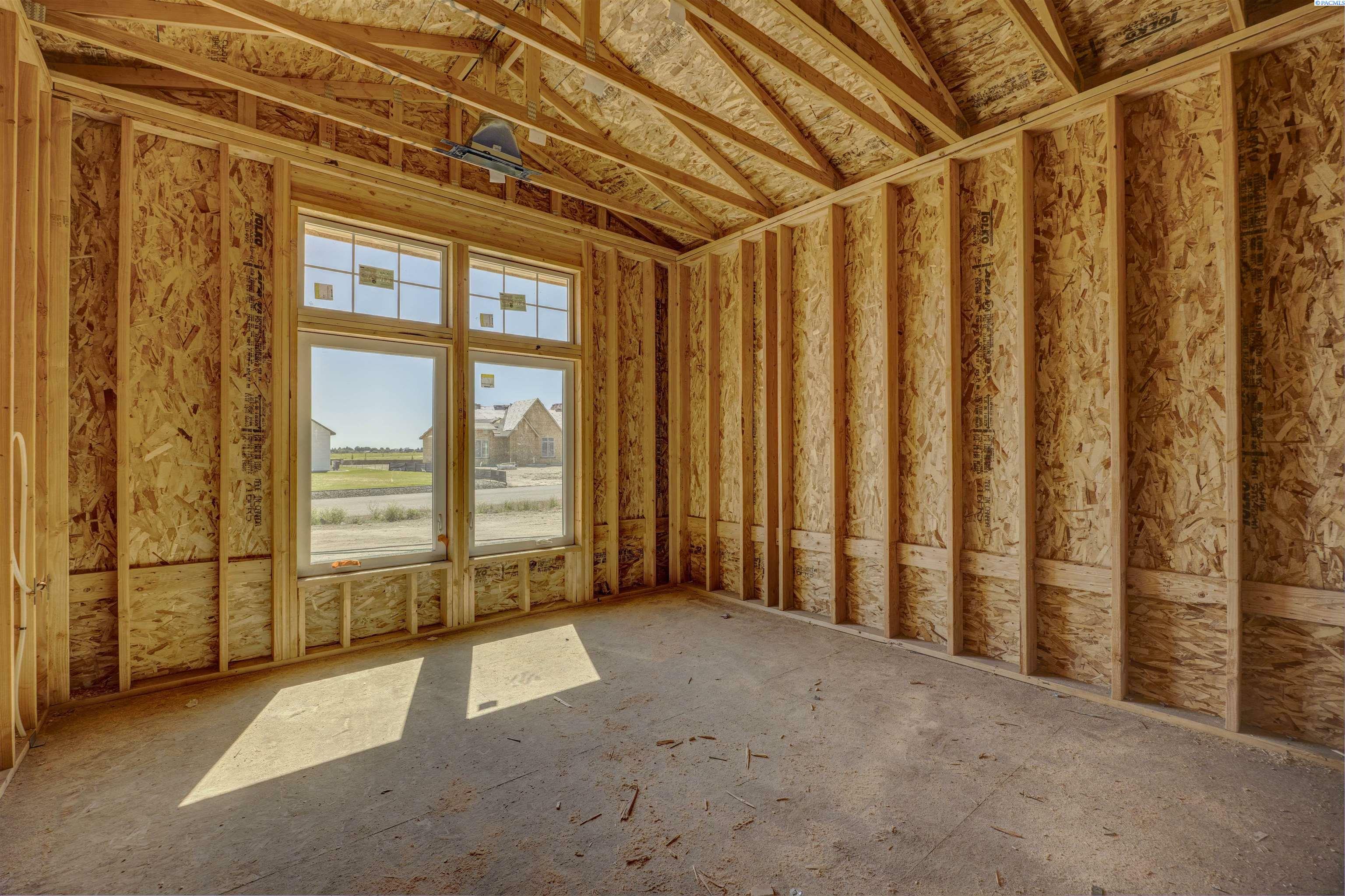 Property Photo: 7008 Grange St WA 99338