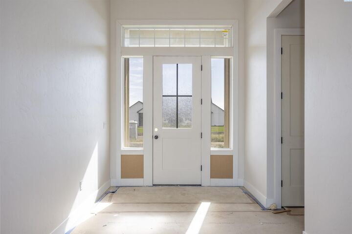 Property Photo: 7008 Grange St WA 99338