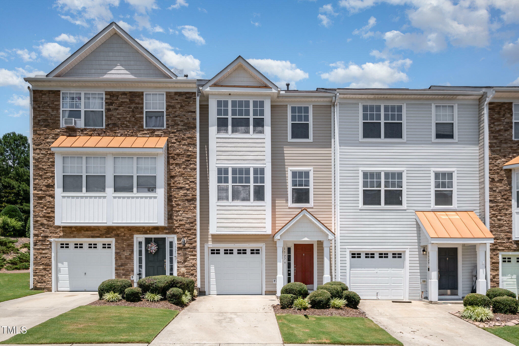 Property Photo: 1527 Haywards Heath Lane NC 27502