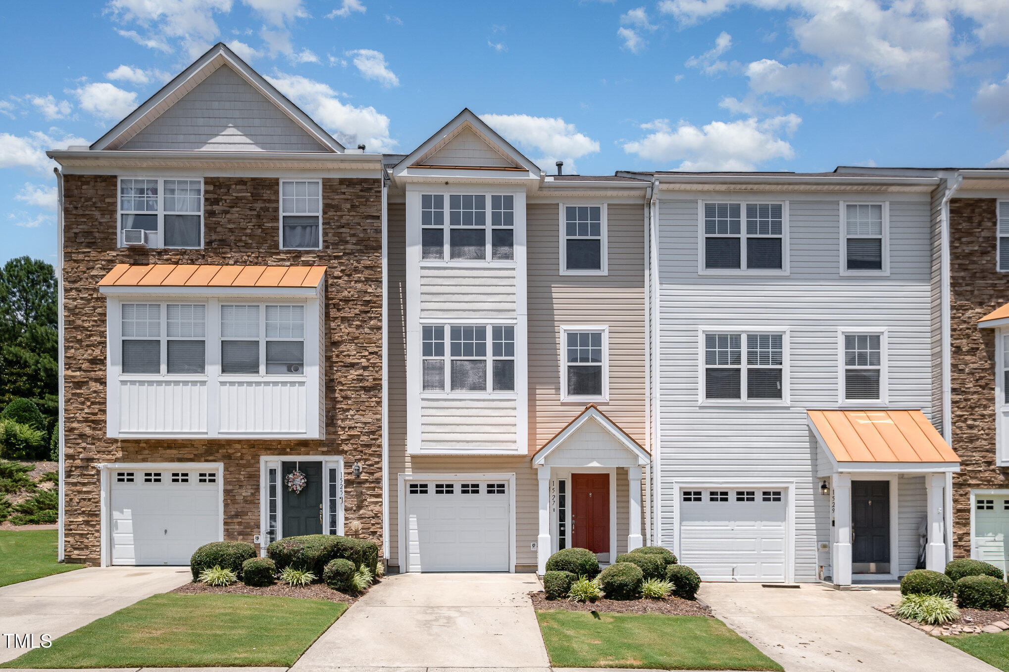 Property Photo: 1527 Haywards Heath Lane NC 27502