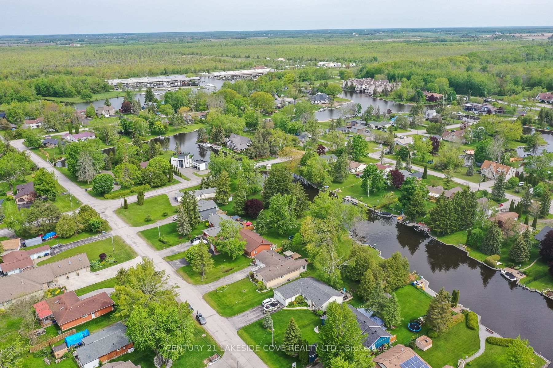 Property Photo: 9 Pinetree Court ON L0K 1B0