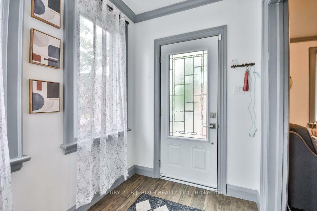 Property Photo: 15 Thomson Street ON L4N 1X4