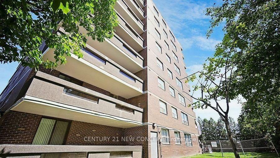 Property Photo: 7451 Yonge Street 101 ON L3T 2B4