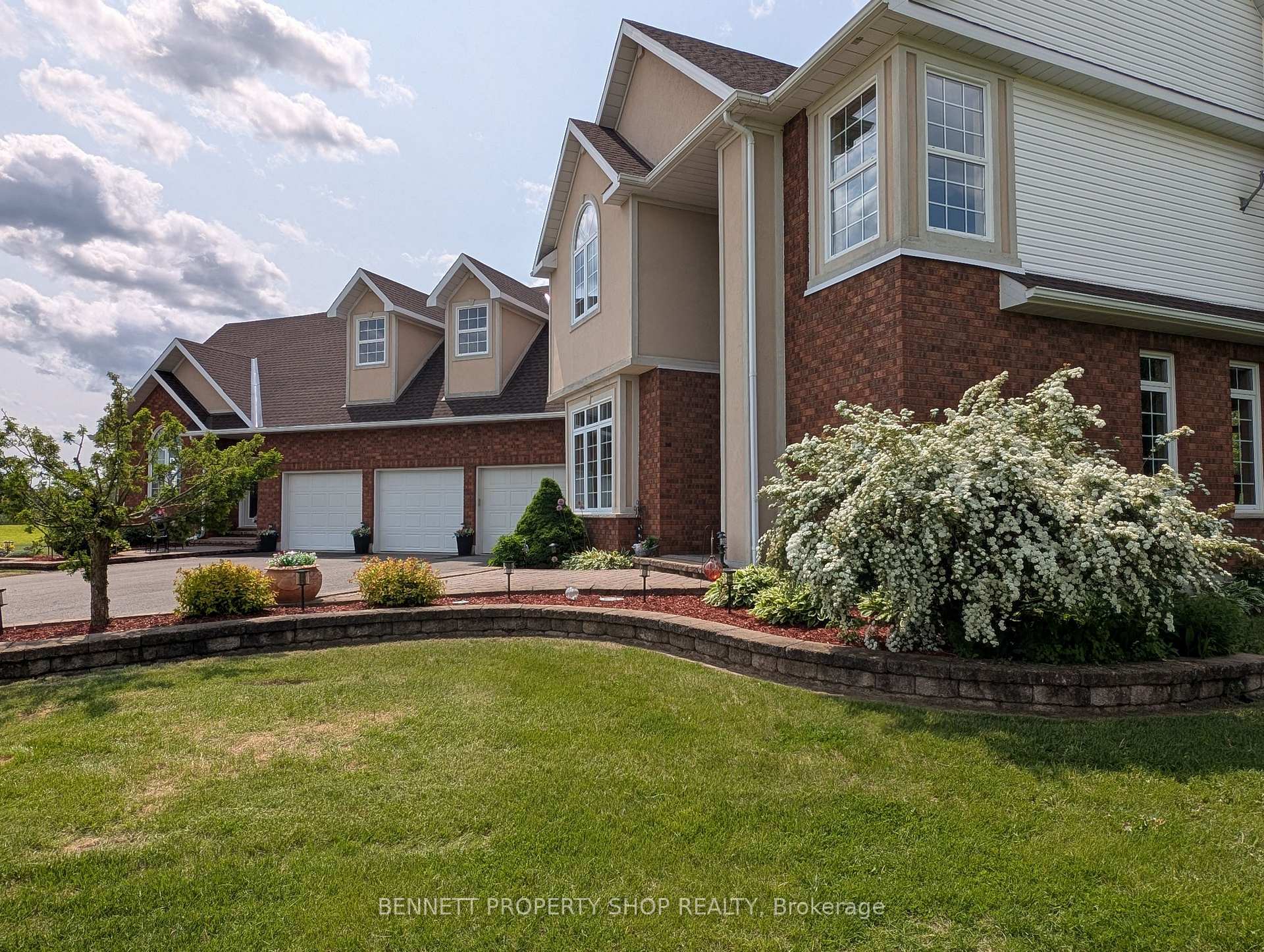 Property Photo: 3560/3562 Weir Road ON K0E 1X0