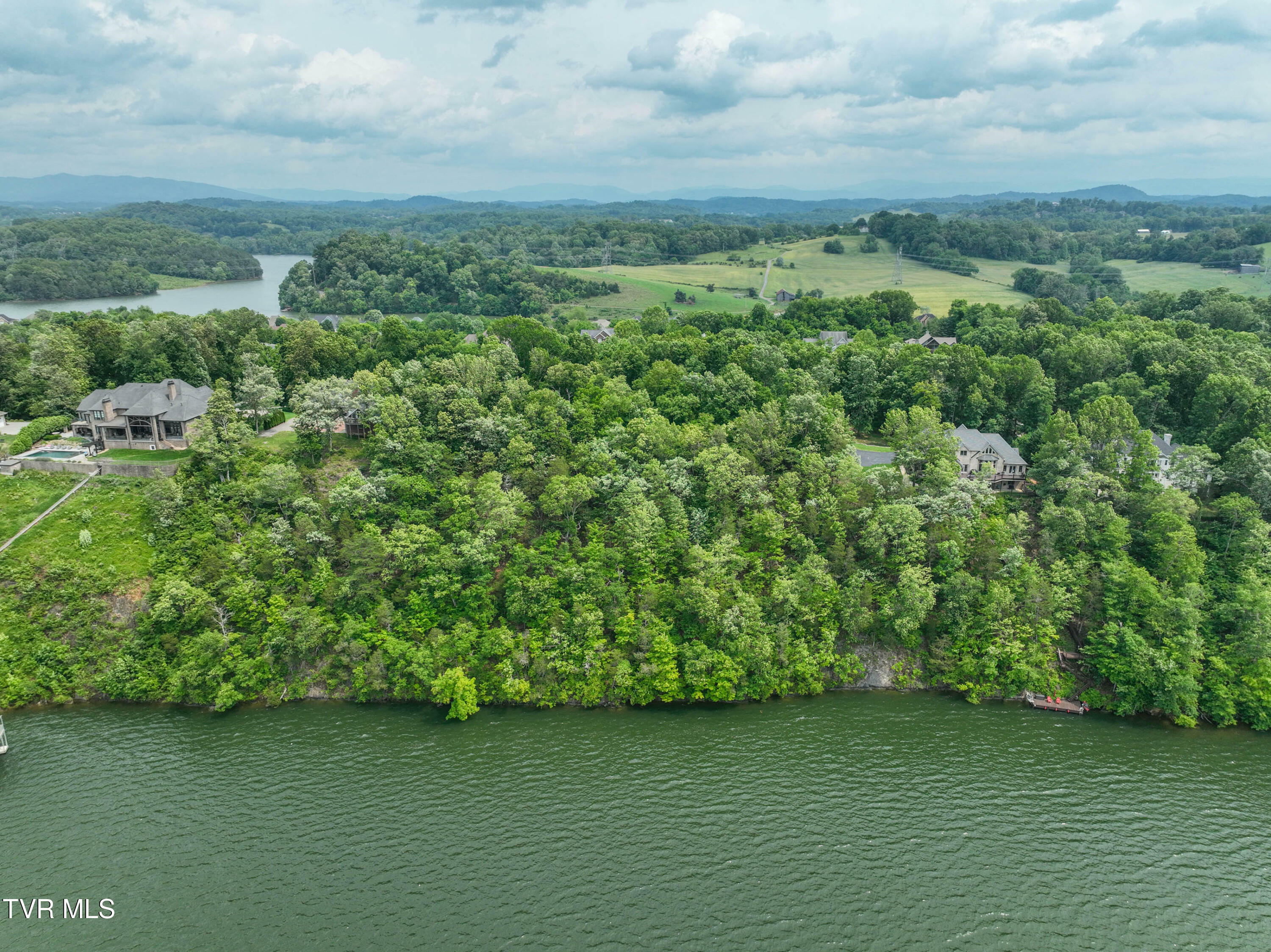 Property Photo:  614 Harbor Point Drive  TN 37615 