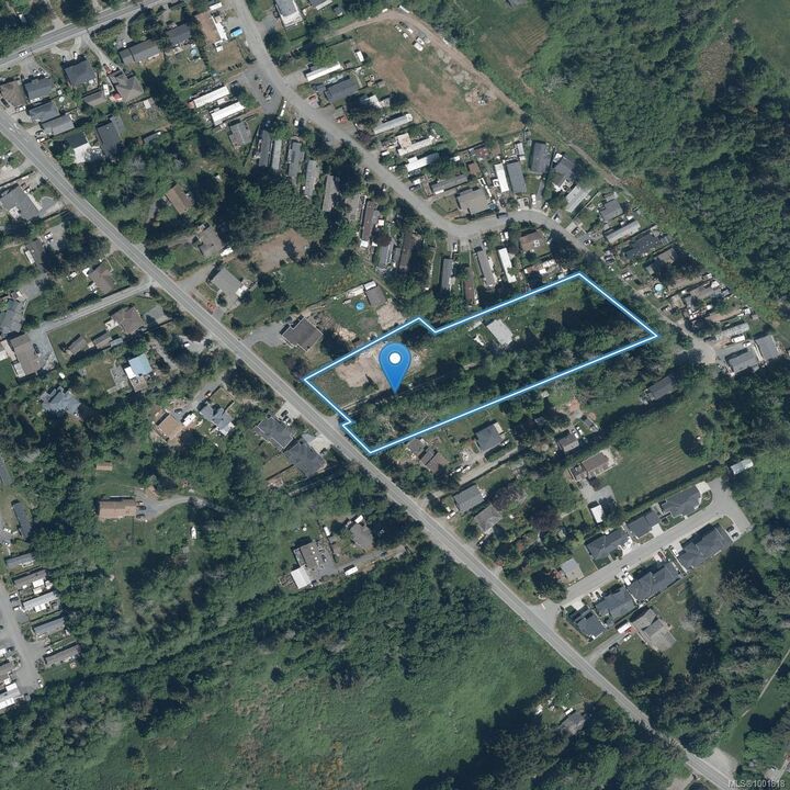 Property Photo: 2033 Maple Ave BC V9Z 0N8