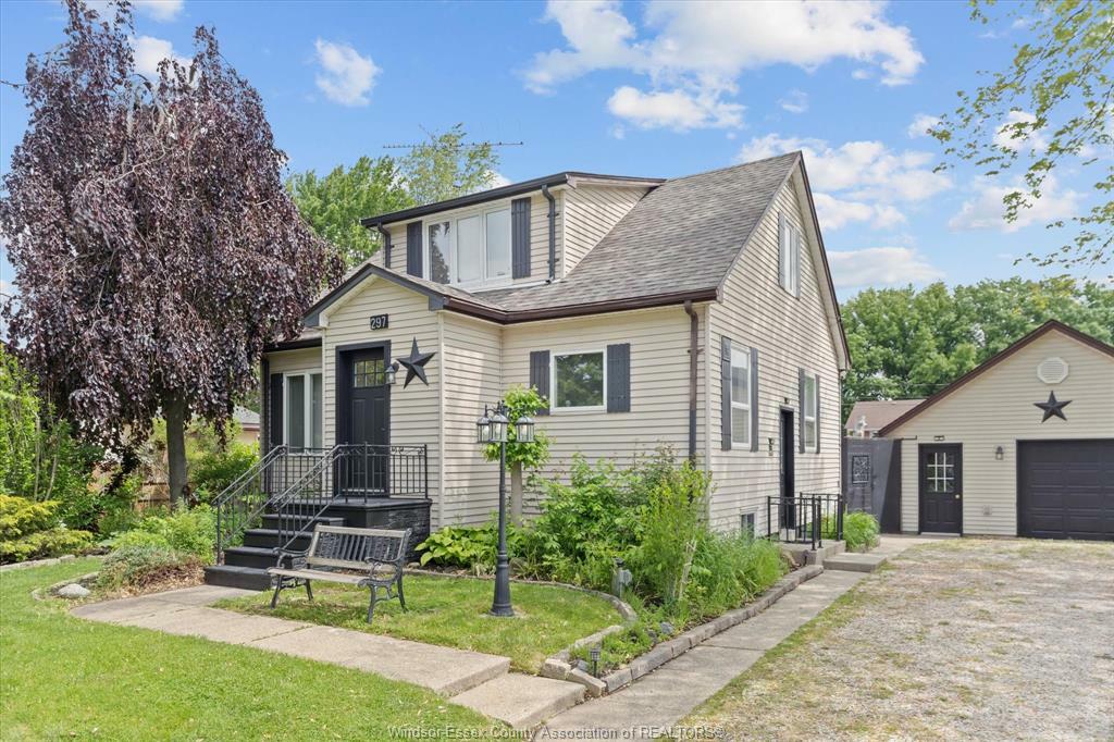 297 Talbot Street South  Essex ON N8M 1C2 photo