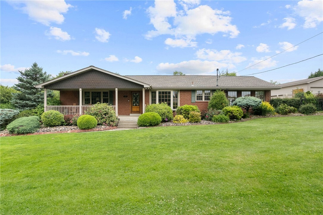 Property Photo: 221 Moody Rd PA 15126