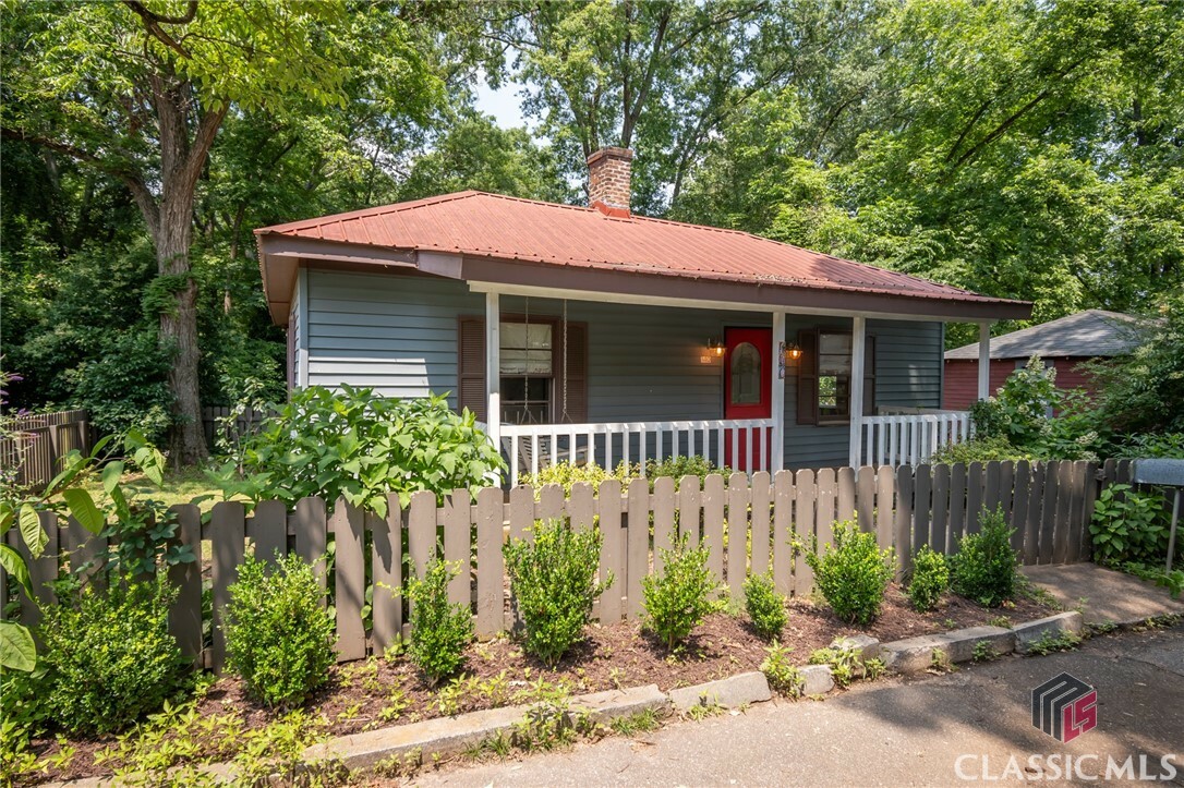 Property Photo: 140 Lakeview Street GA 30601