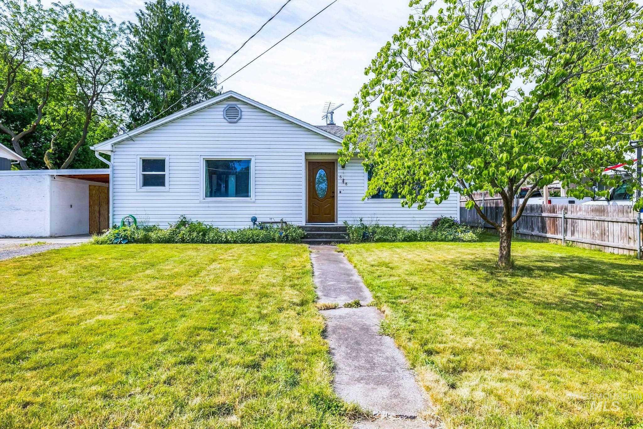 Property Photo: 628 Park Ave ID 83501