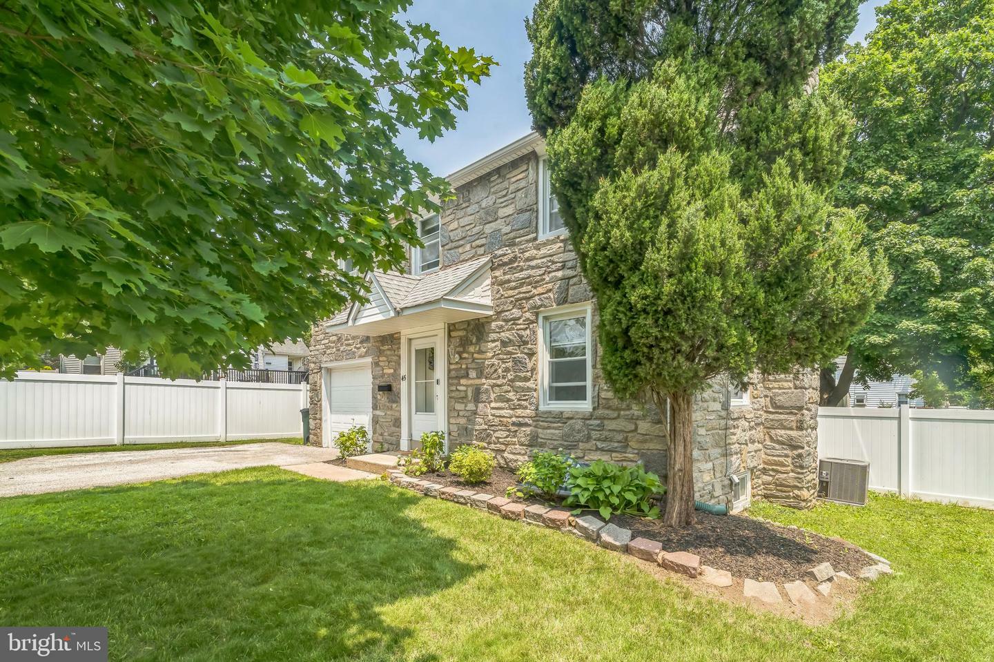 Property Photo: 45 W Woodland Avenue PA 19064