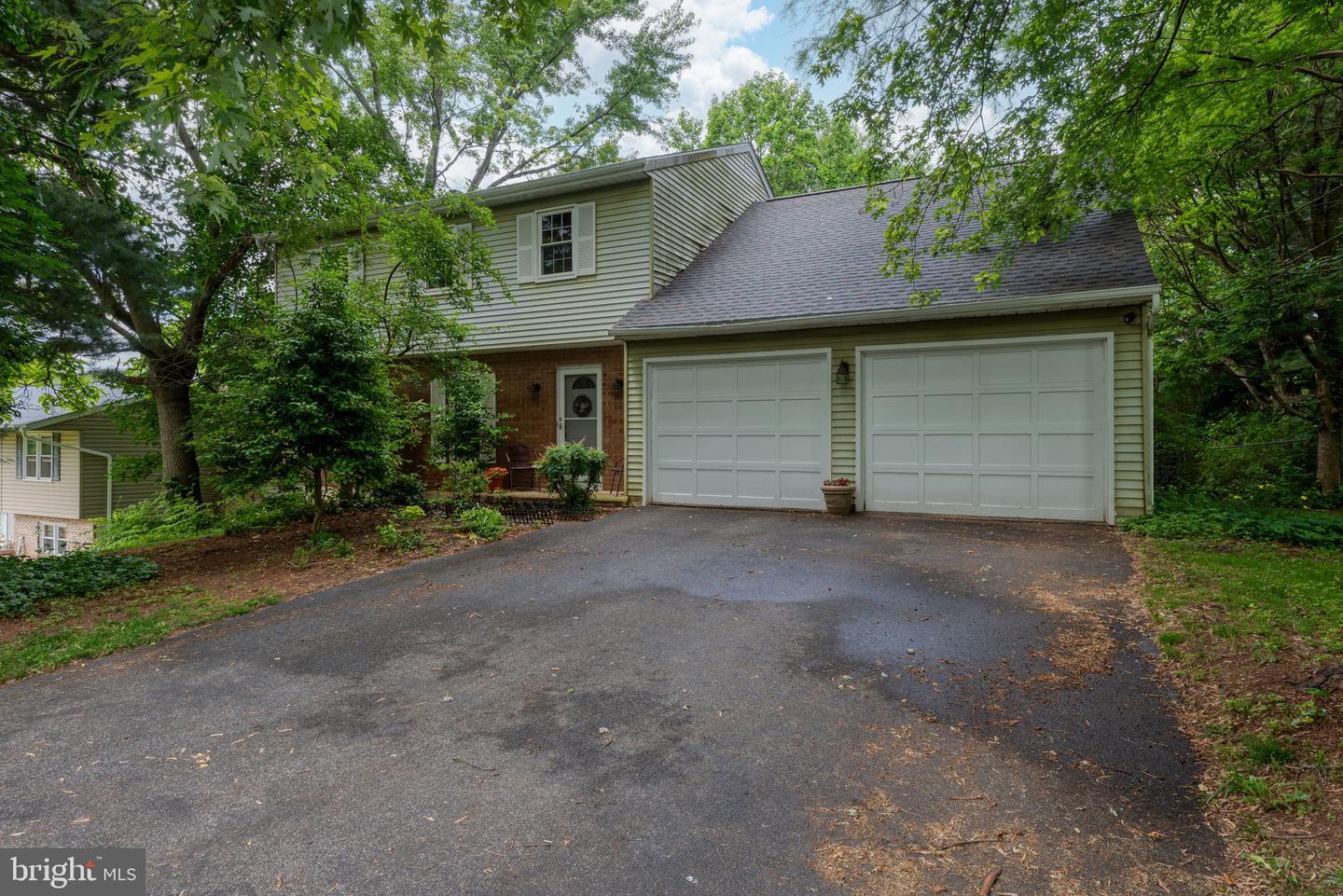 426 School Road  York PA 17407 photo