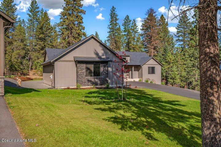 Property Photo:  43 Parkland Ct  ID 83804