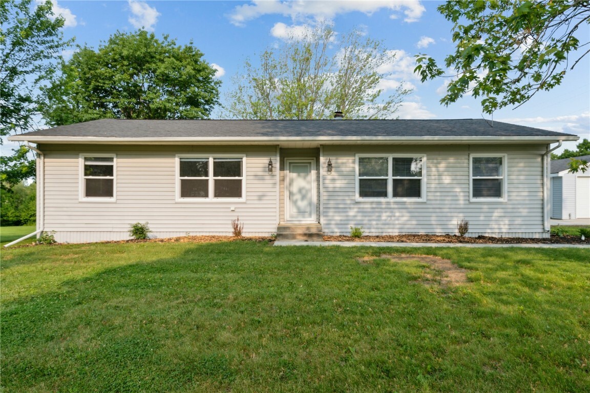 Property Photo: 1626 High View Drive IA 52314