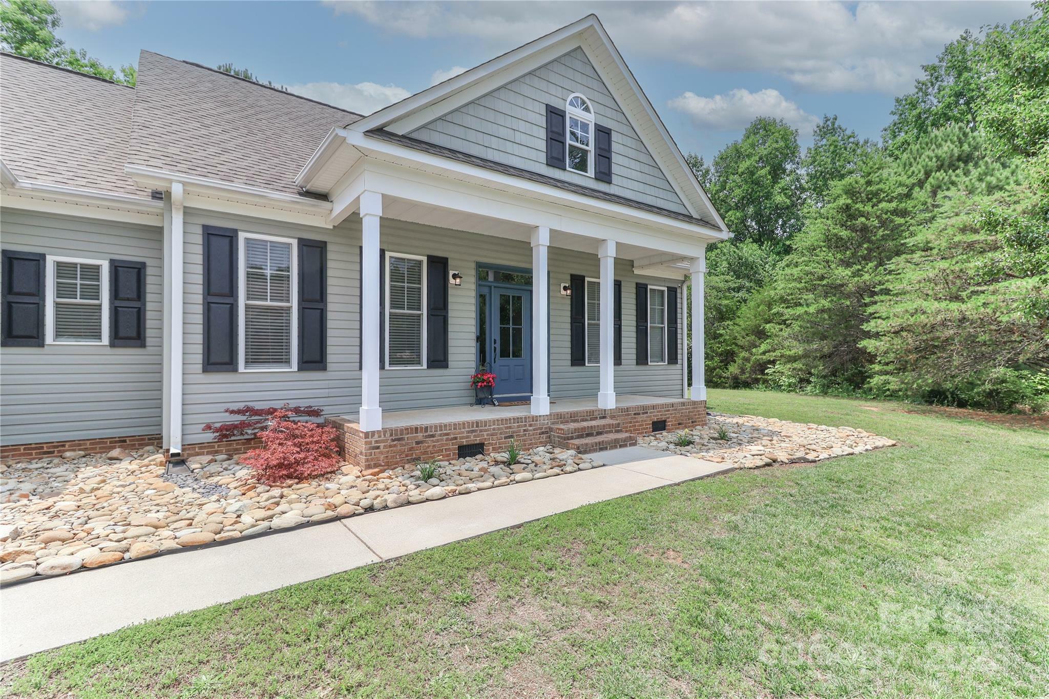 Property Photo:  3709 Creek Ridge Drive  NC 28037 