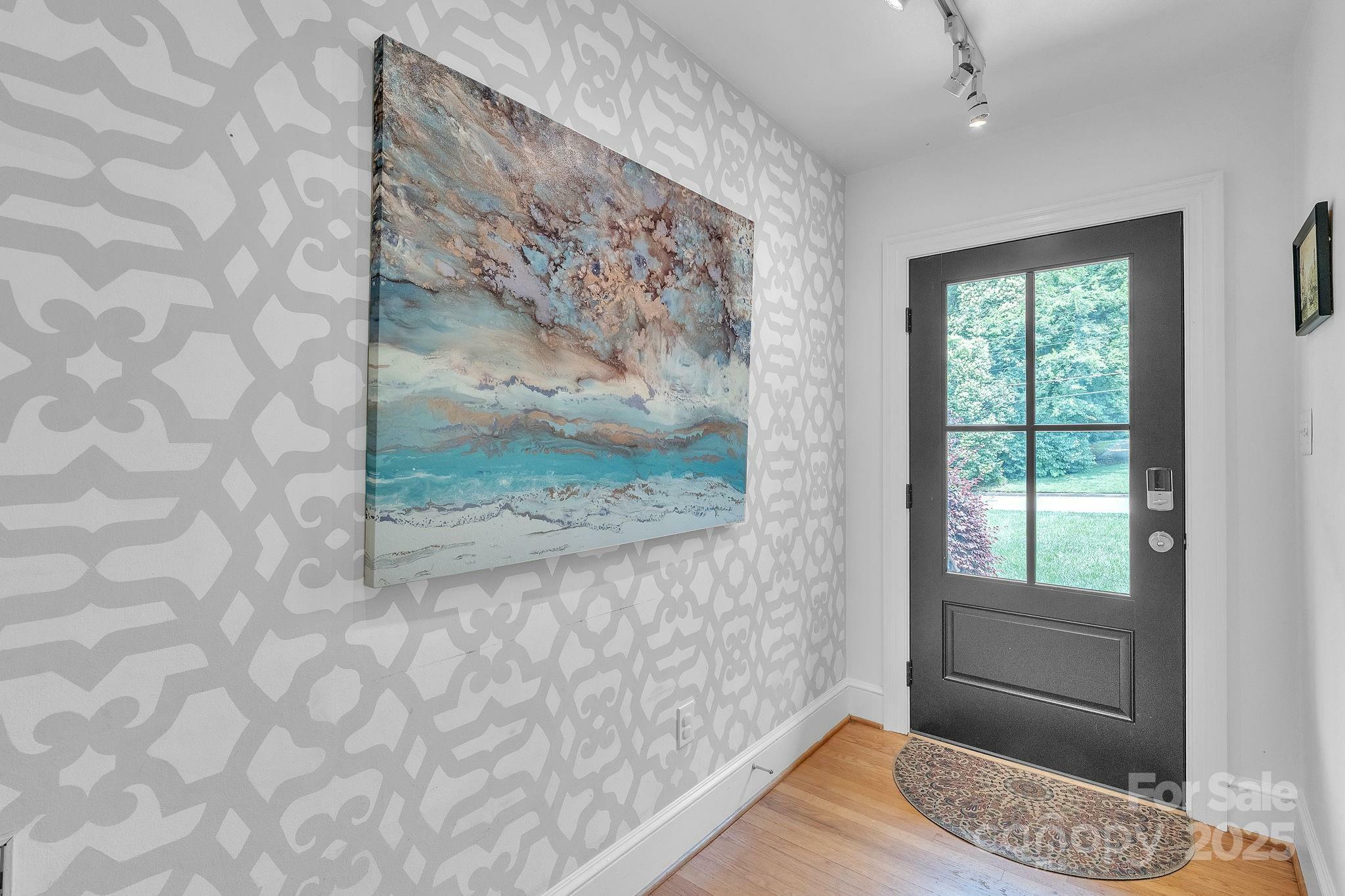 Property Photo:  1619 Flynnwood Drive  NC 28205 