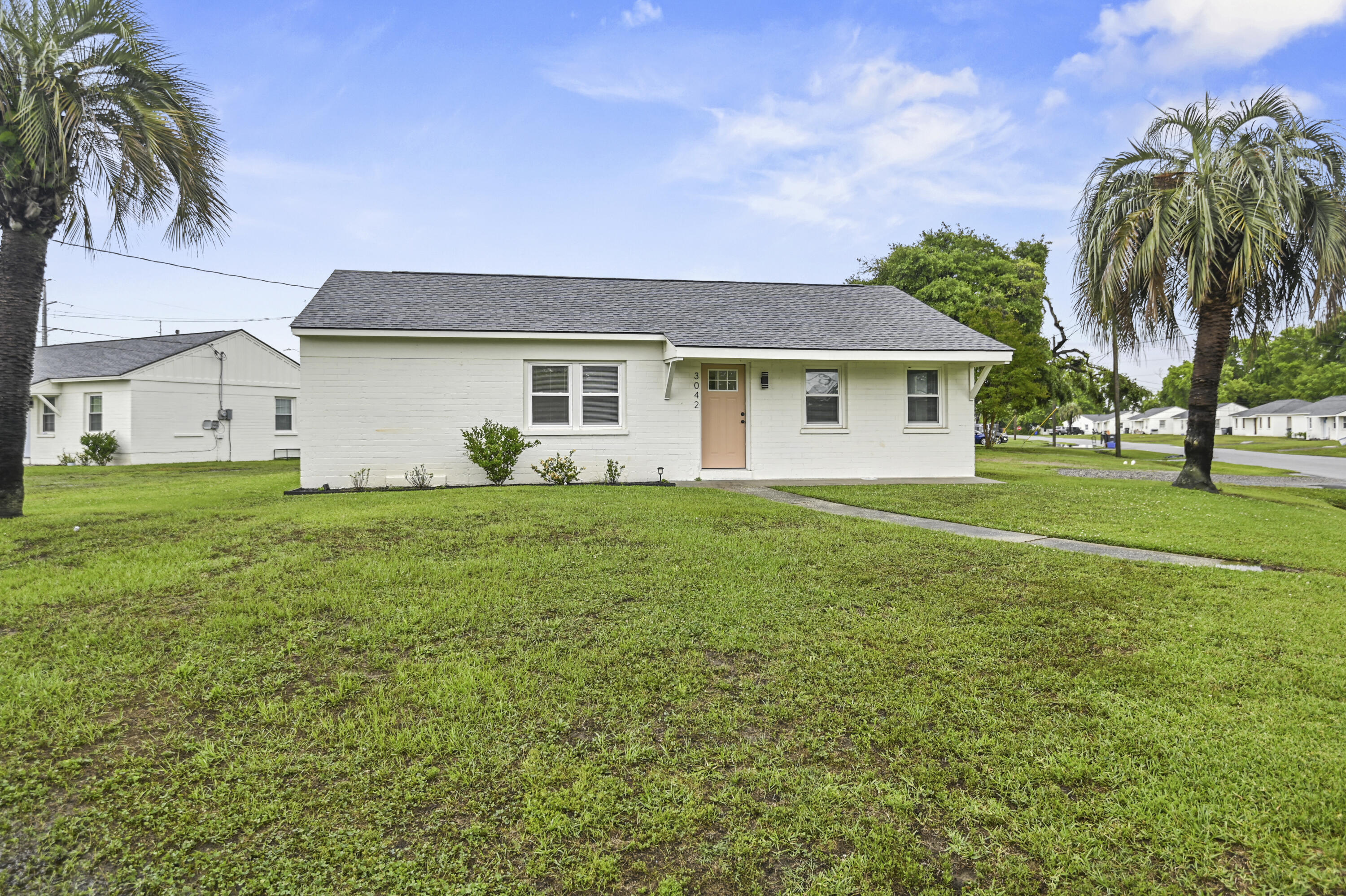 Property Photo:  3042 Terry Drive  SC 29405 