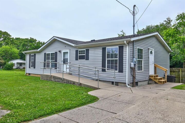 1717 Glenwood Avenue  Middletown OH 45044 photo