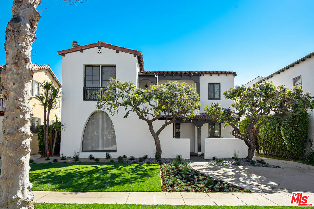Property Photo:  426 S Bedford Dr  CA 90212 