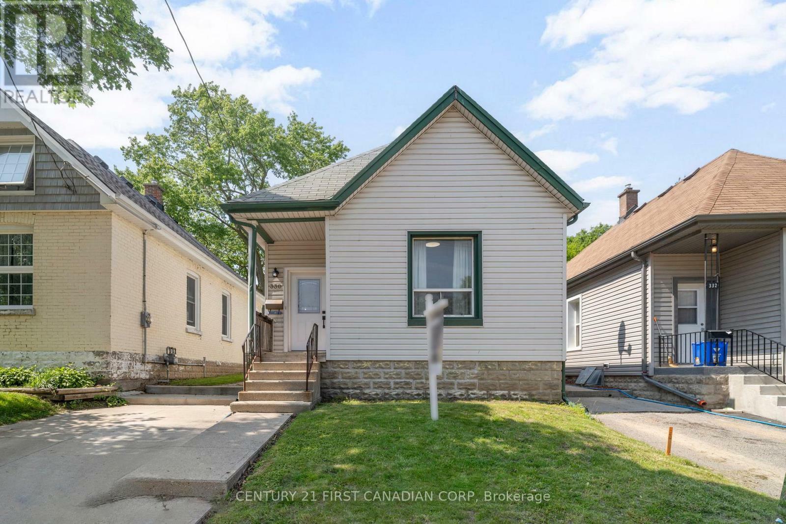 Photo de la propriété: 330 Salisbury Street ON N5Y 3A9