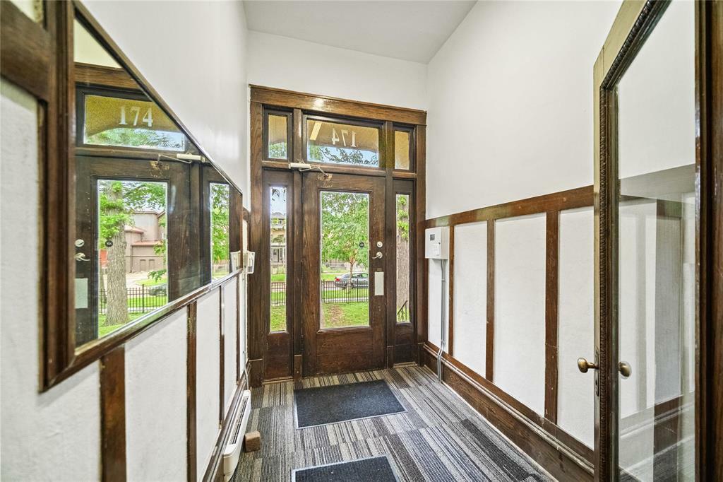 Property Photo:  174 Eugenie Street  MB R2H 0X8 