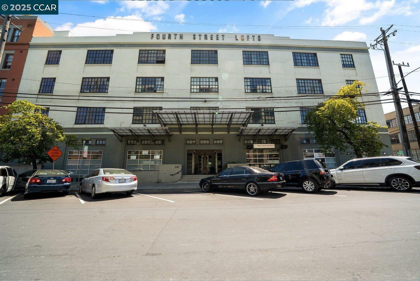 Property Photo: 247 4th St 206 CA 94607